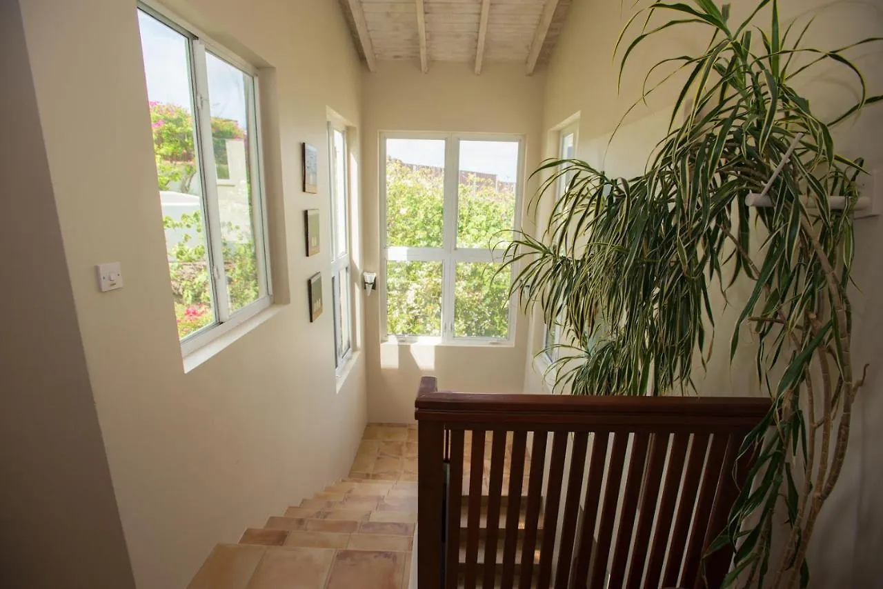 Marks Reef Lance aux Epines Villa