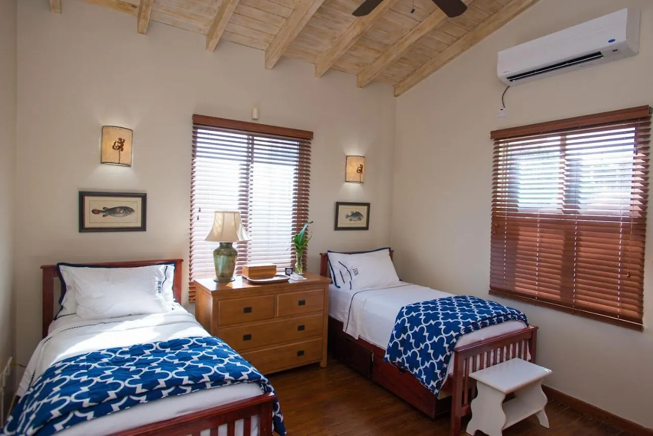 Marks Reef Lance aux Epines 0*,  Grenada