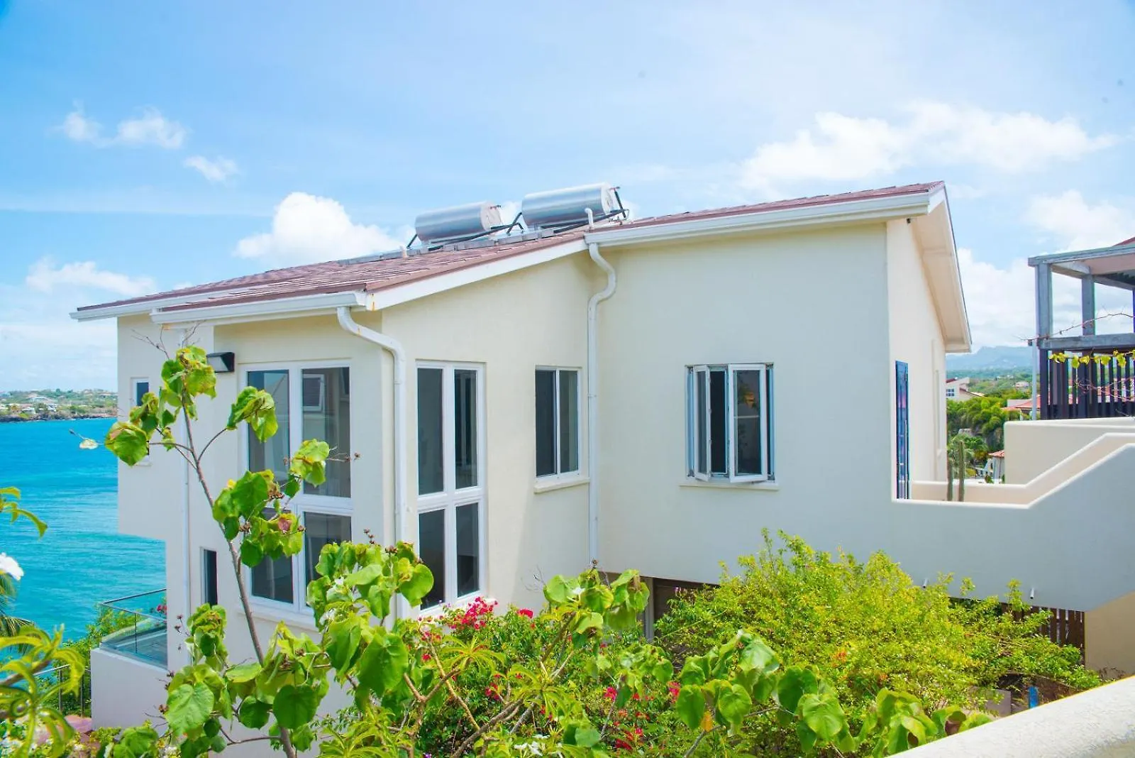 Marks Reef Lance aux Epines Villa